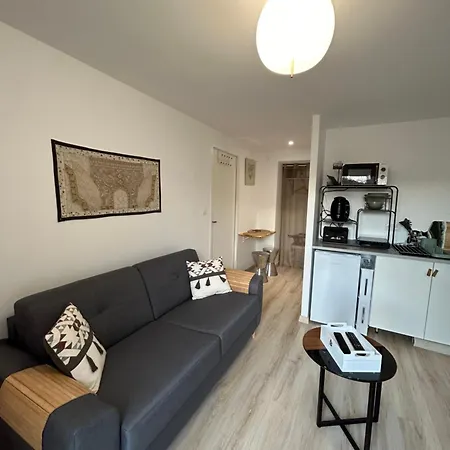 Studette Paisible Auberives-sur-Vareze