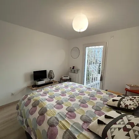Studette Paisible Auberives-sur-Vareze